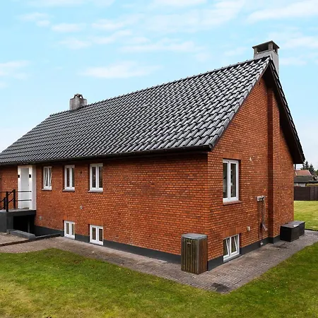 Scandinavian Luxury Retreat Villa Vaerlose (Copenhagen)